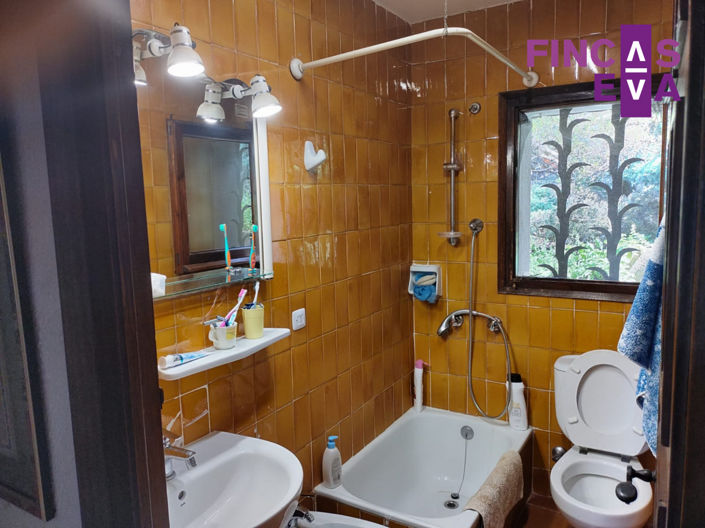 Image No.18-3 Bed Property for sale