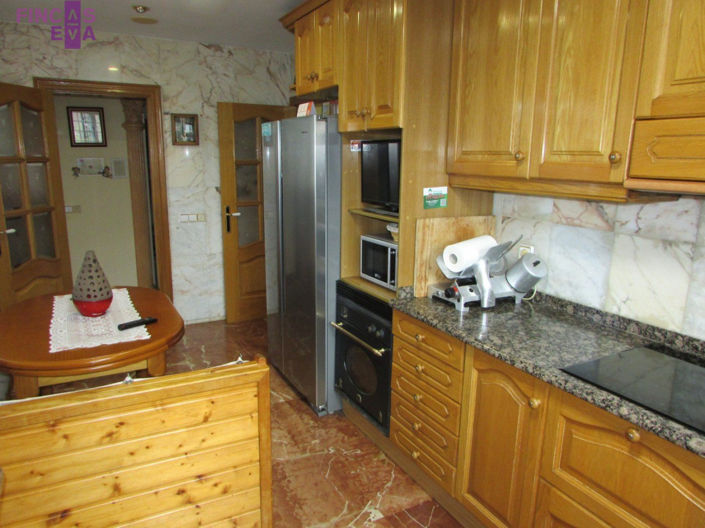 Image No.10-4 Bed Property for sale