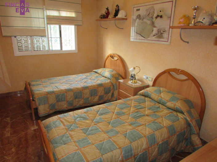 Image No.15-4 Bed Property for sale