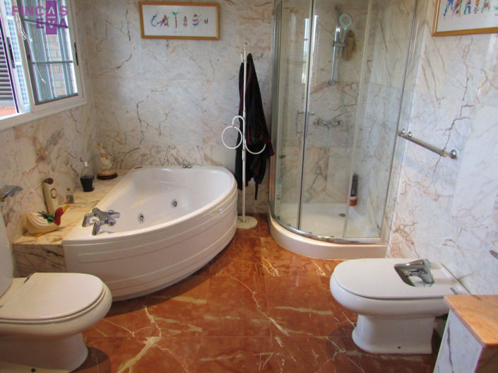 Image No.25-4 Bed Property for sale