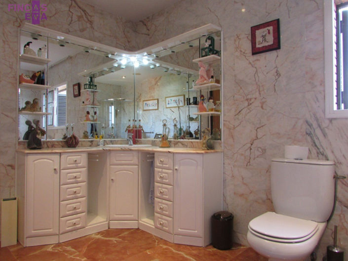 Image No.27-4 Bed Property for sale