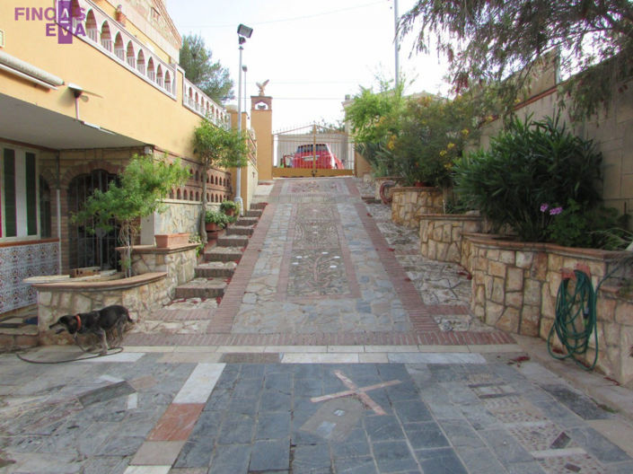 Image No.32-4 Bed Property for sale