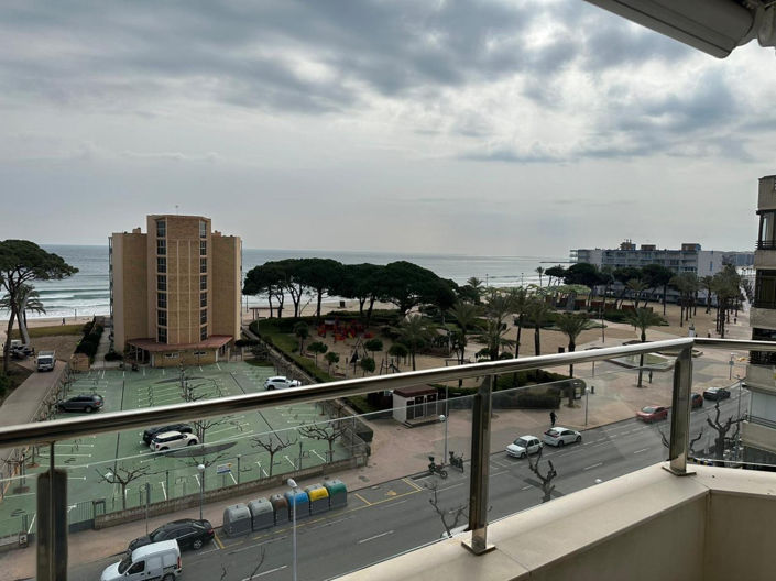 Image No.17-3 Bed Property for sale