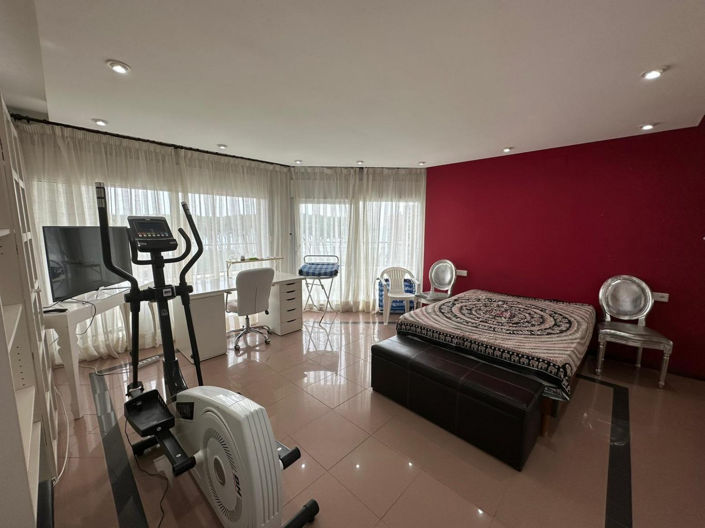 Image No.23-3 Bed Property for sale