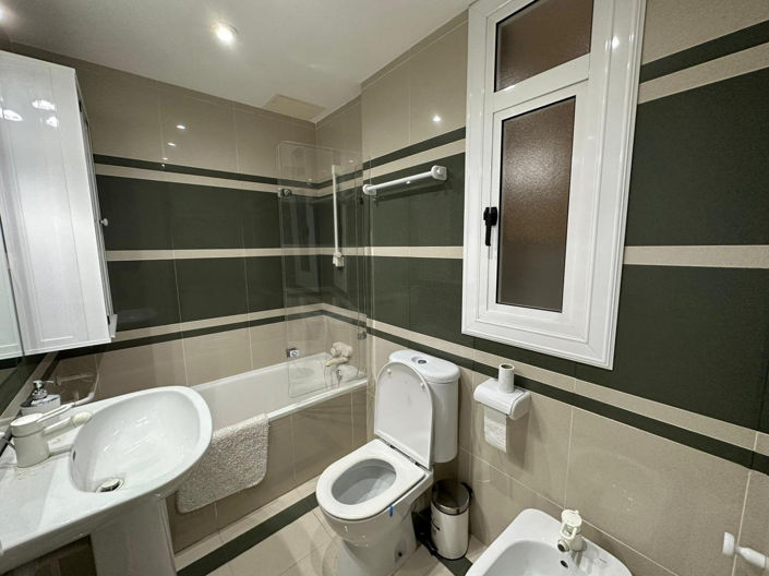 Image No.31-3 Bed Property for sale