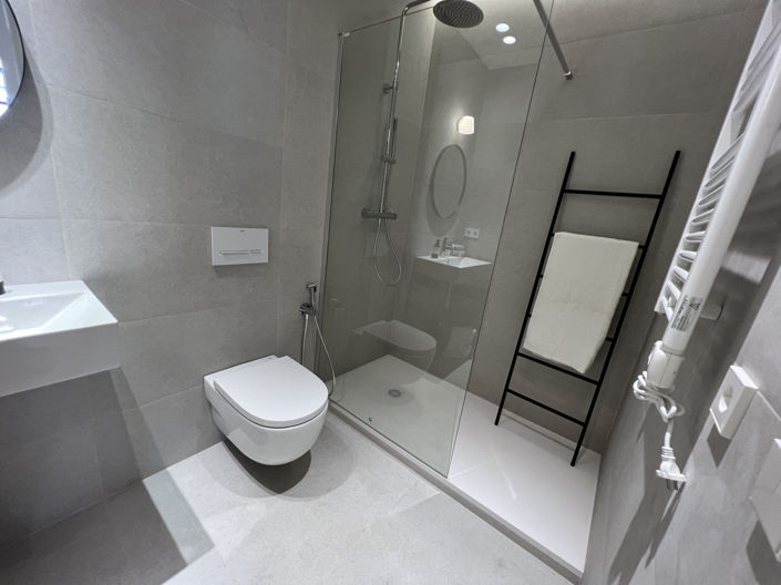 Image No.13-3 Bed Property for sale