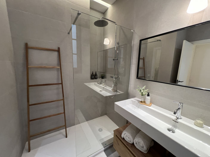 Image No.24-3 Bed Property for sale