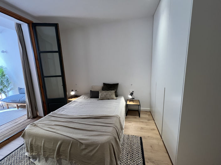 Image No.28-3 Bed Property for sale