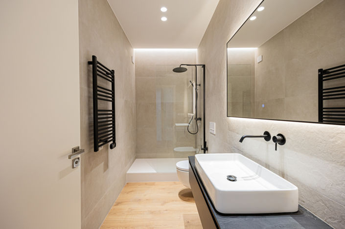 Image No.12-4 Bed Property for sale