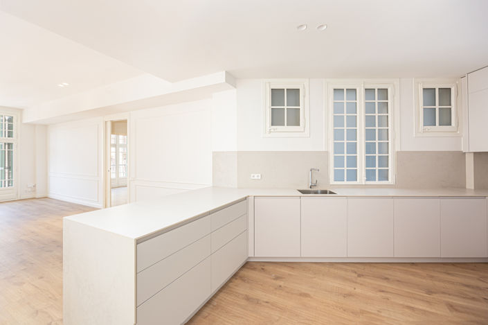 Image No.13-4 Bed Property for sale