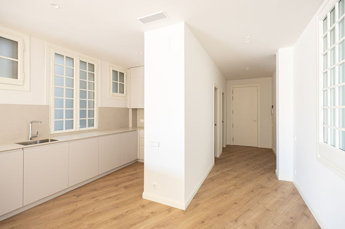 Image No.15-4 Bed Property for sale