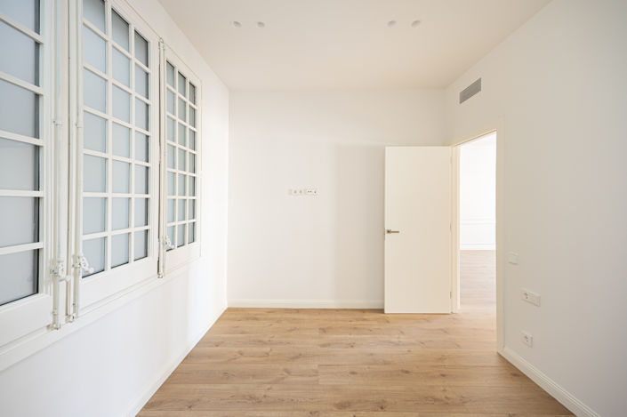 Image No.19-4 Bed Property for sale