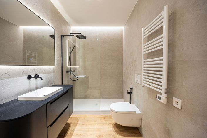 Image No.26-4 Bed Property for sale