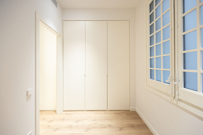 Image No.30-4 Bed Property for sale