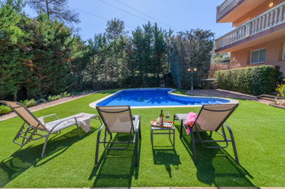 1 - Barcelona, Property