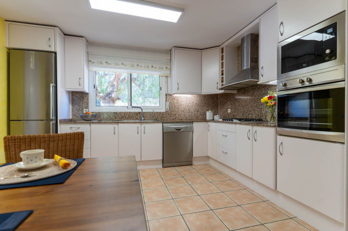 Image No.20-5 Bed Property for sale