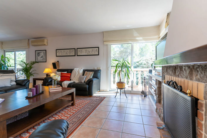 Image No.29-5 Bed Property for sale