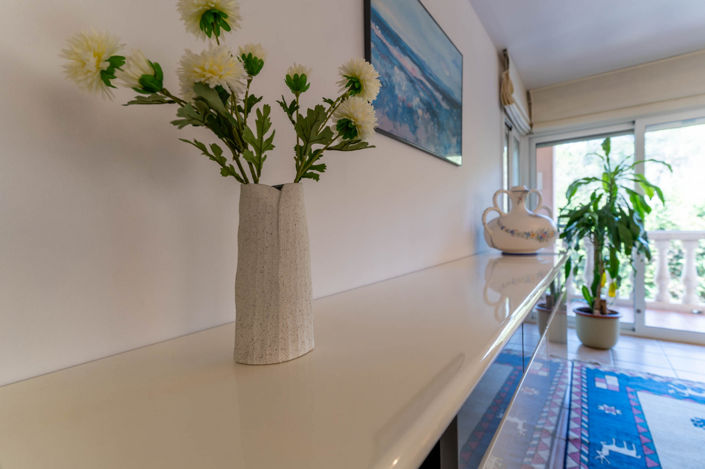 Image No.30-5 Bed Property for sale