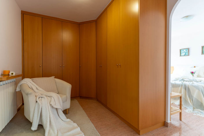 Image No.9-5 Bed Property for sale