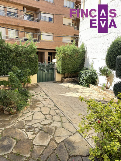 Image No.3-5 Bed Property for sale