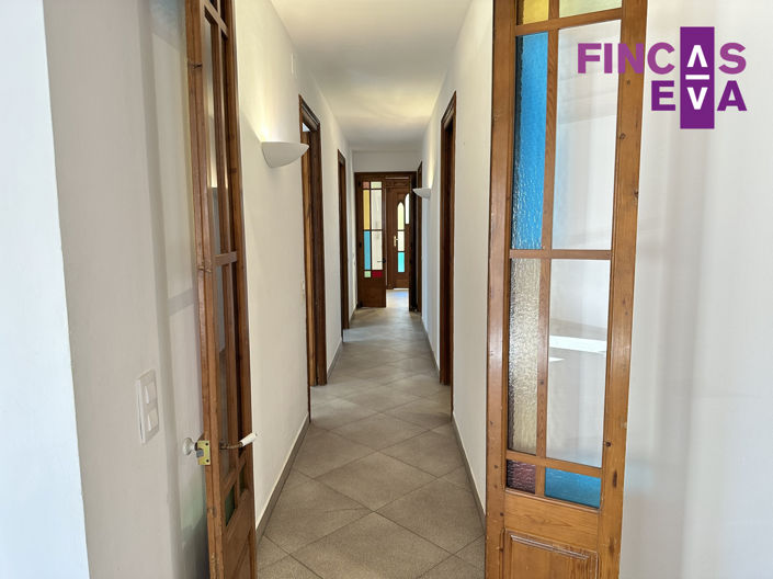 Image No.20-5 Bed Property for sale