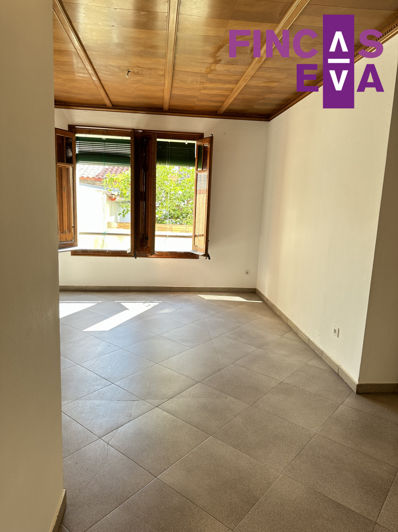 Image No.23-5 Bed Property for sale