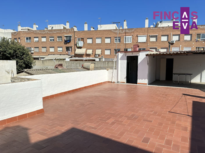 Image No.26-5 Bed Property for sale