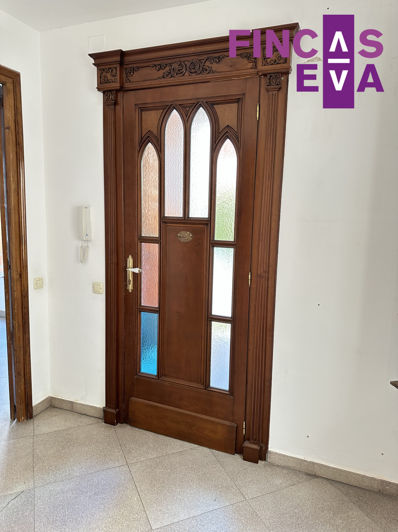 Image No.12-5 Bed Property for sale