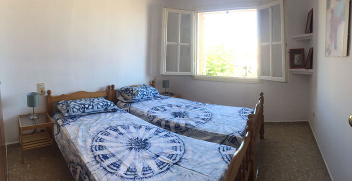 Image No.12-3 Bed Property for sale