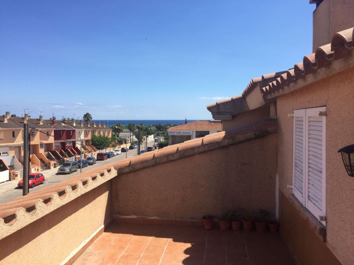 Image No.17-3 Bed Property for sale