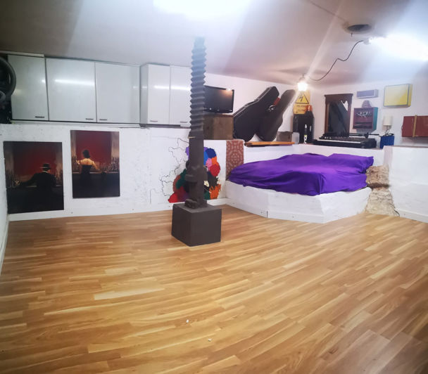 Image No.23-3 Bed Property for sale