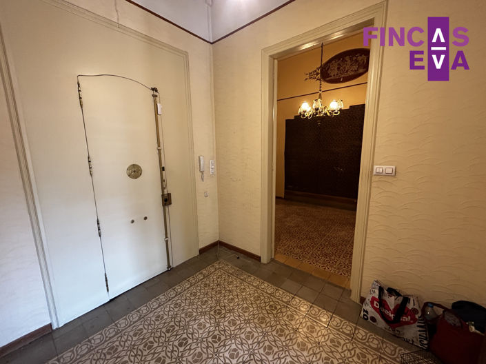 Image No.10-6 Bed Property for sale