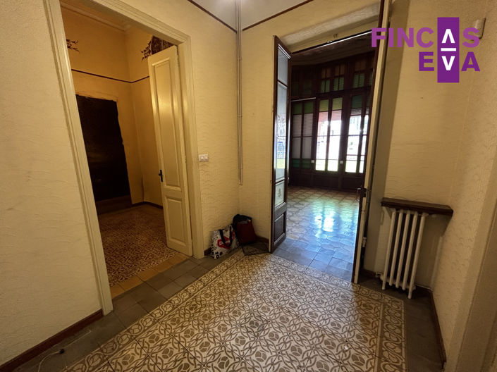 Image No.11-6 Bed Property for sale