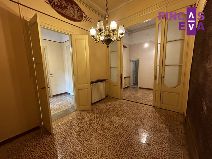 Image No.14-6 Bed Property for sale