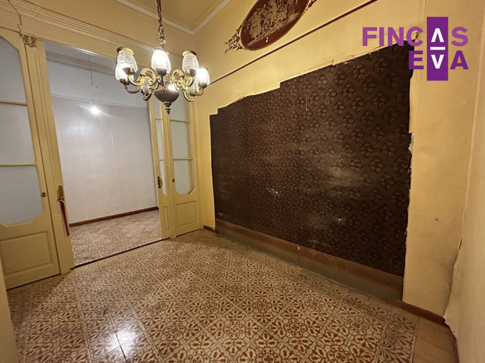 Image No.15-6 Bed Property for sale