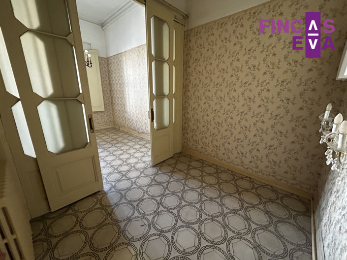 Image No.21-6 Bed Property for sale