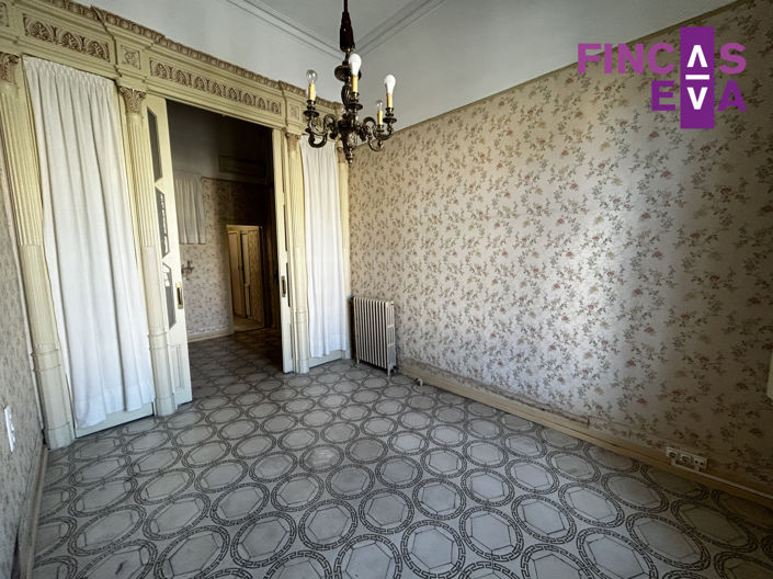 Image No.24-6 Bed Property for sale