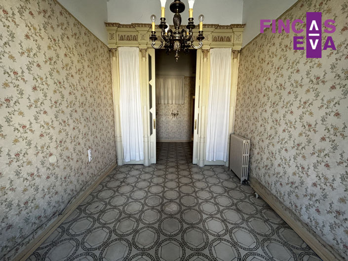 Image No.25-6 Bed Property for sale