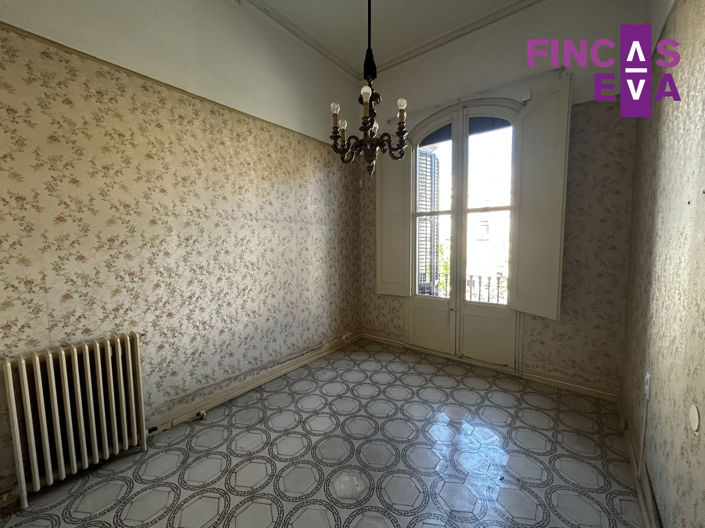 Image No.28-6 Bed Property for sale