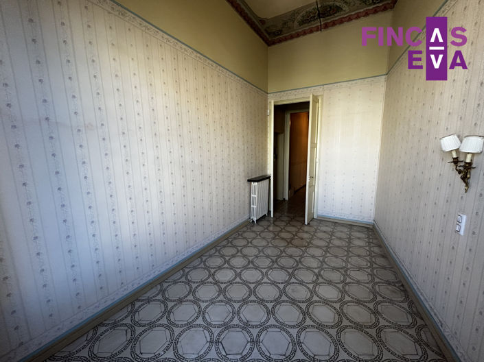 Image No.33-6 Bed Property for sale