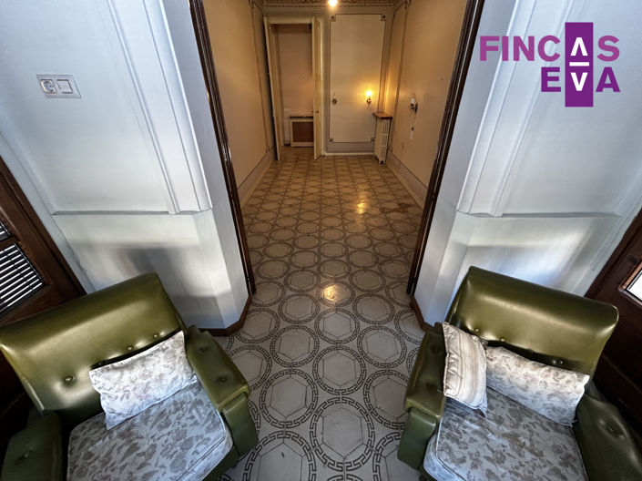 Image No.41-6 Bed Property for sale