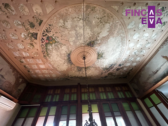 Image No.5-6 Bed Property for sale