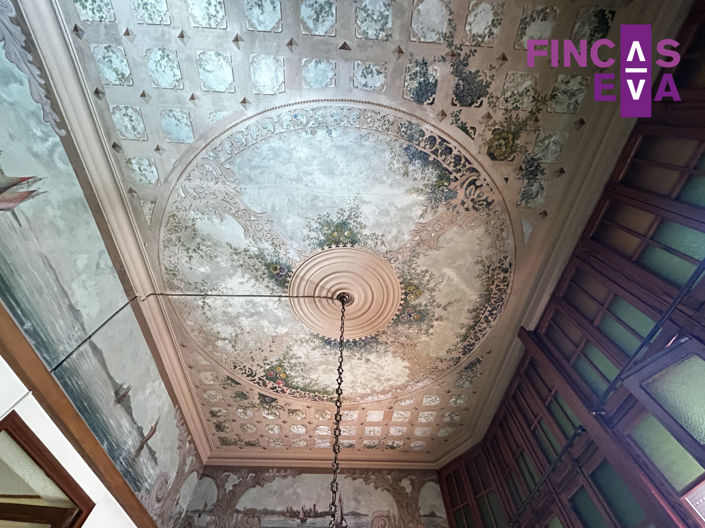 Image No.4-6 Bed Property for sale