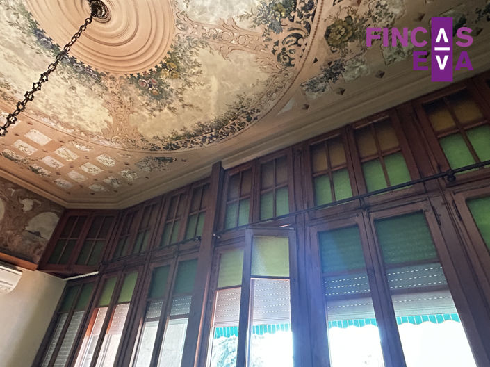 Image No.6-6 Bed Property for sale