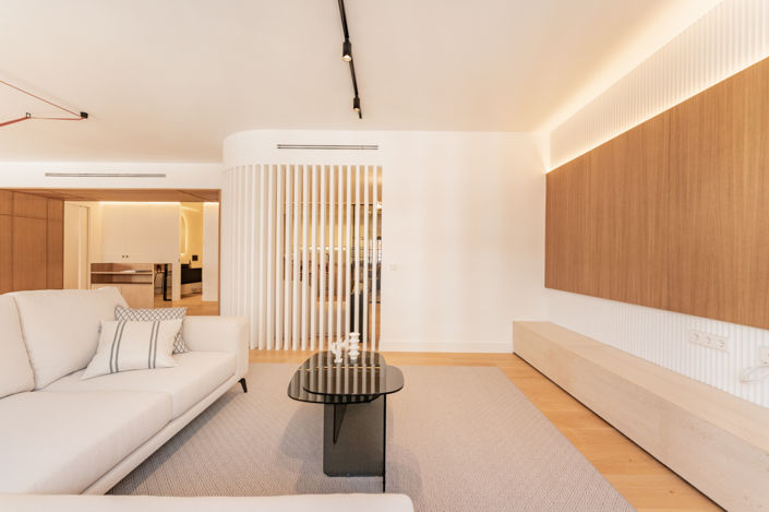 Image No.10-3 Bed Property for sale