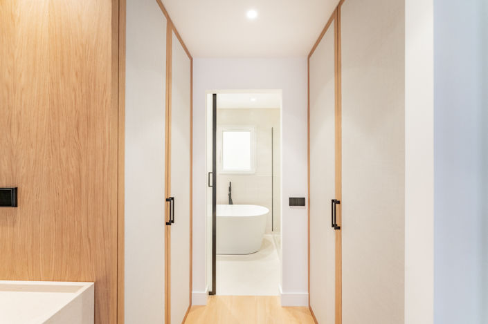 Image No.19-3 Bed Property for sale