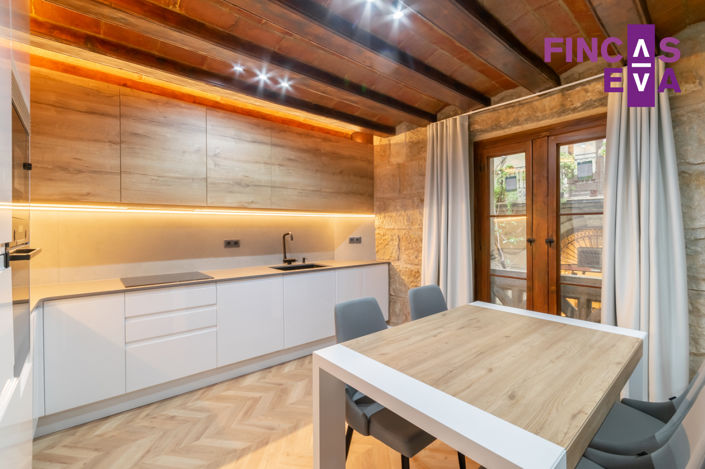 Image No.10-4 Bed Property for sale