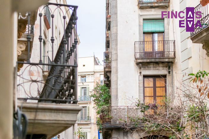 Image No.18-4 Bed Property for sale