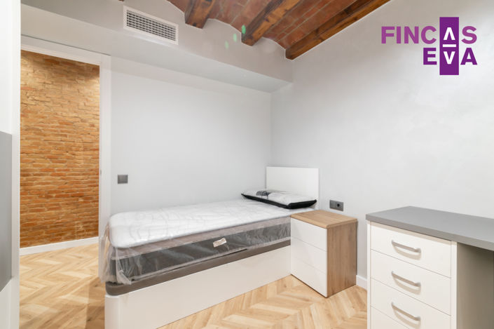 Image No.27-4 Bed Property for sale