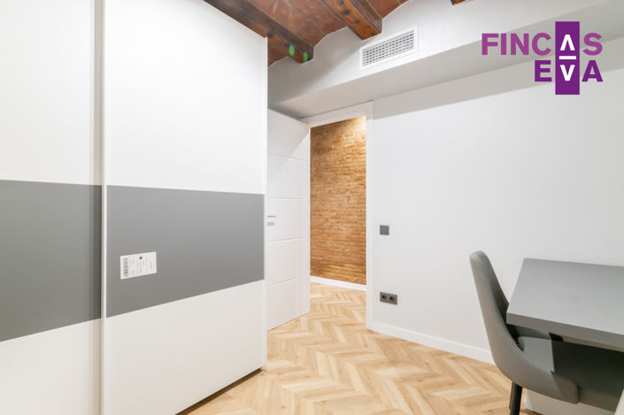 Image No.30-4 Bed Property for sale